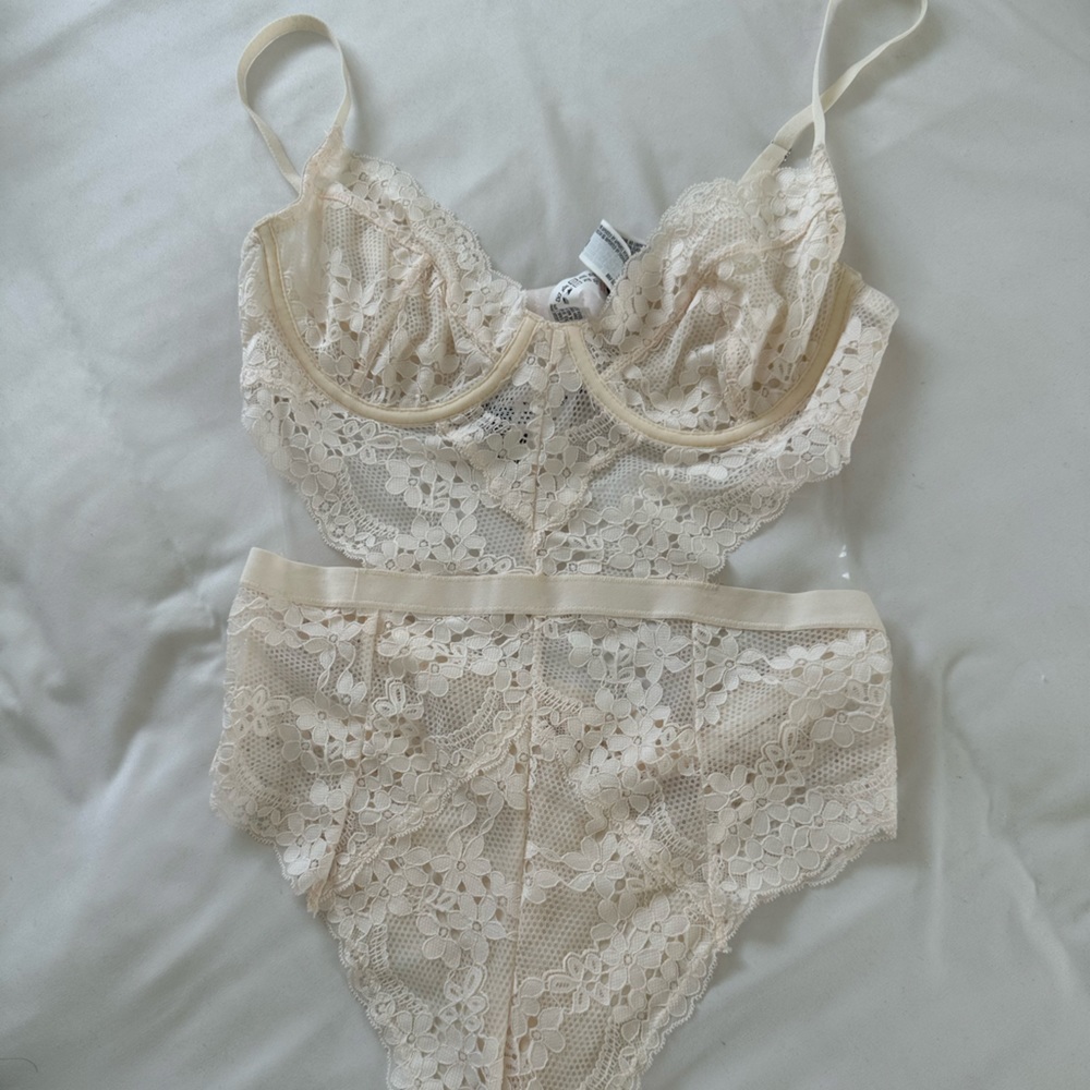 NWT Lace Bodysuit Lingerie (M)